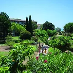 Sowell Family Grau Du Roi Otel 4*