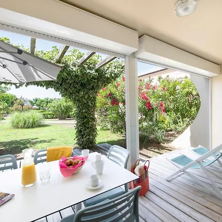 Sowell Family Grau Du Roi 4*