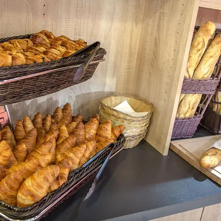 Sowell Family Grau Du Roi 4*