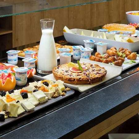 Sowell Family Grau Du Roi Hotel