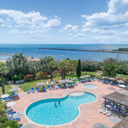 Sowell Family Grau Du Roi Hotel